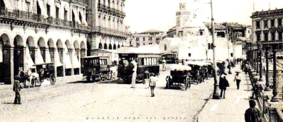 3032- Alger - Hotel de Ville et Boulevard de la Republque2.jpg